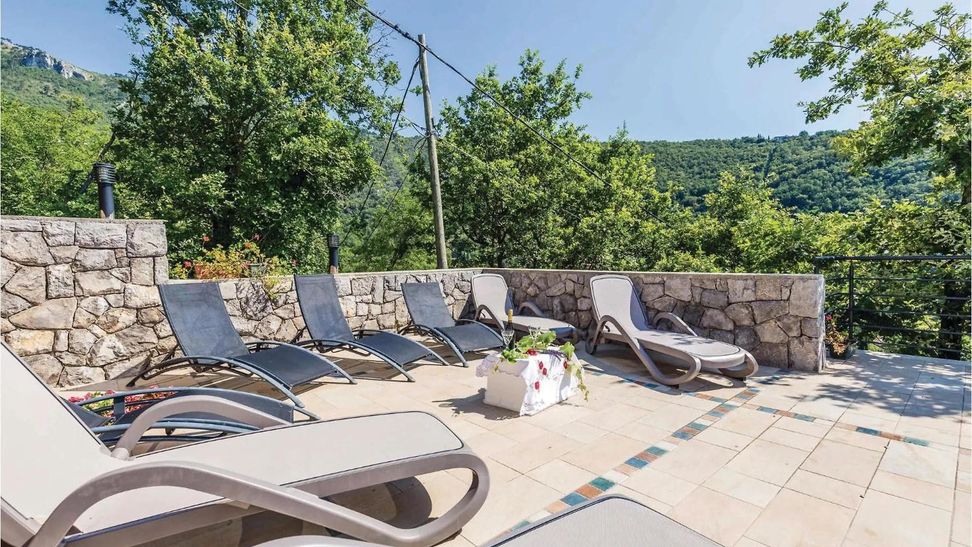 1 Bedroom Beautiful Apartment In Mošćenička Draga 0*,