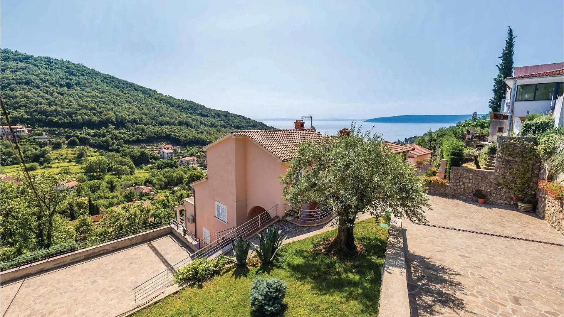 1 Bedroom Beautiful Apartment In Mošćenička Draga